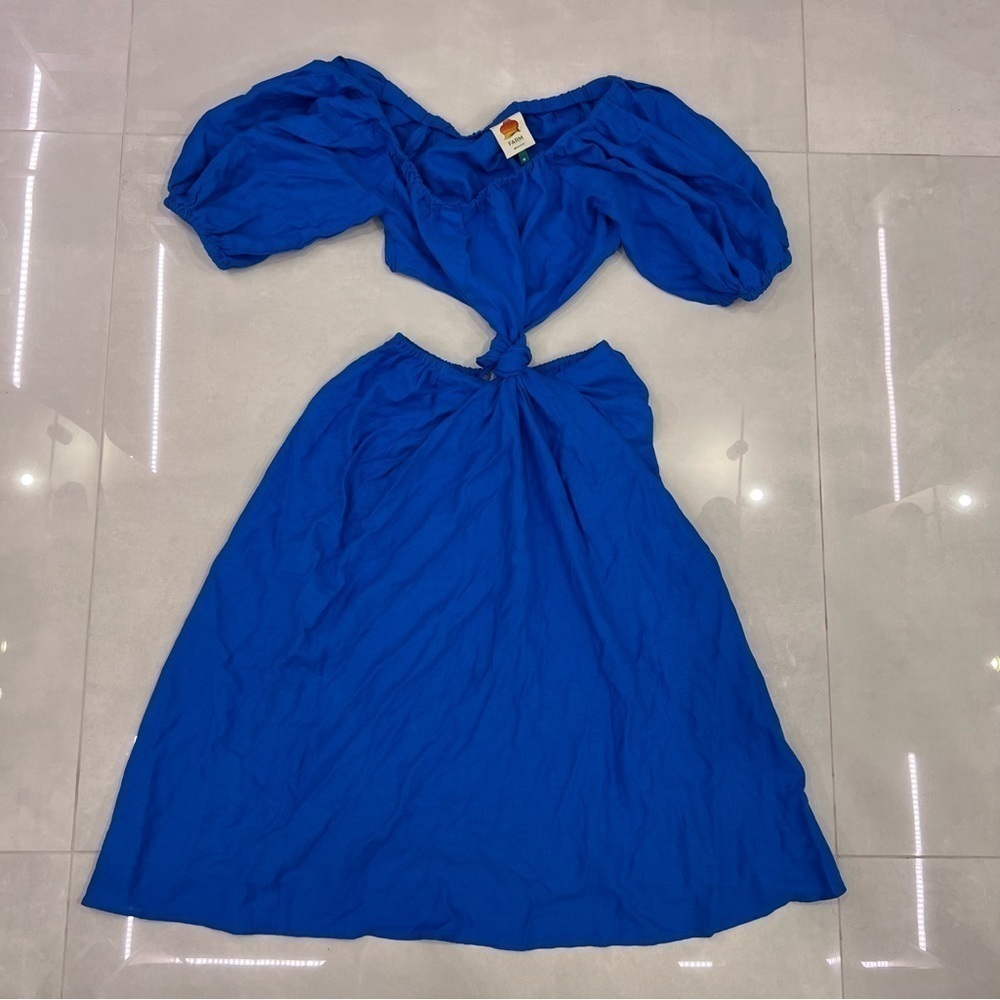 Farm Rio
Off-Shoulder Cutout-Waist Knotted Midi Dress - Picture 5 of 9